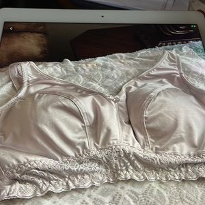 Ladies Rhonda Shear off white& pale yellow lightly padded lot of 2